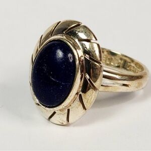 Elegant Gold and Blue Stone Ring